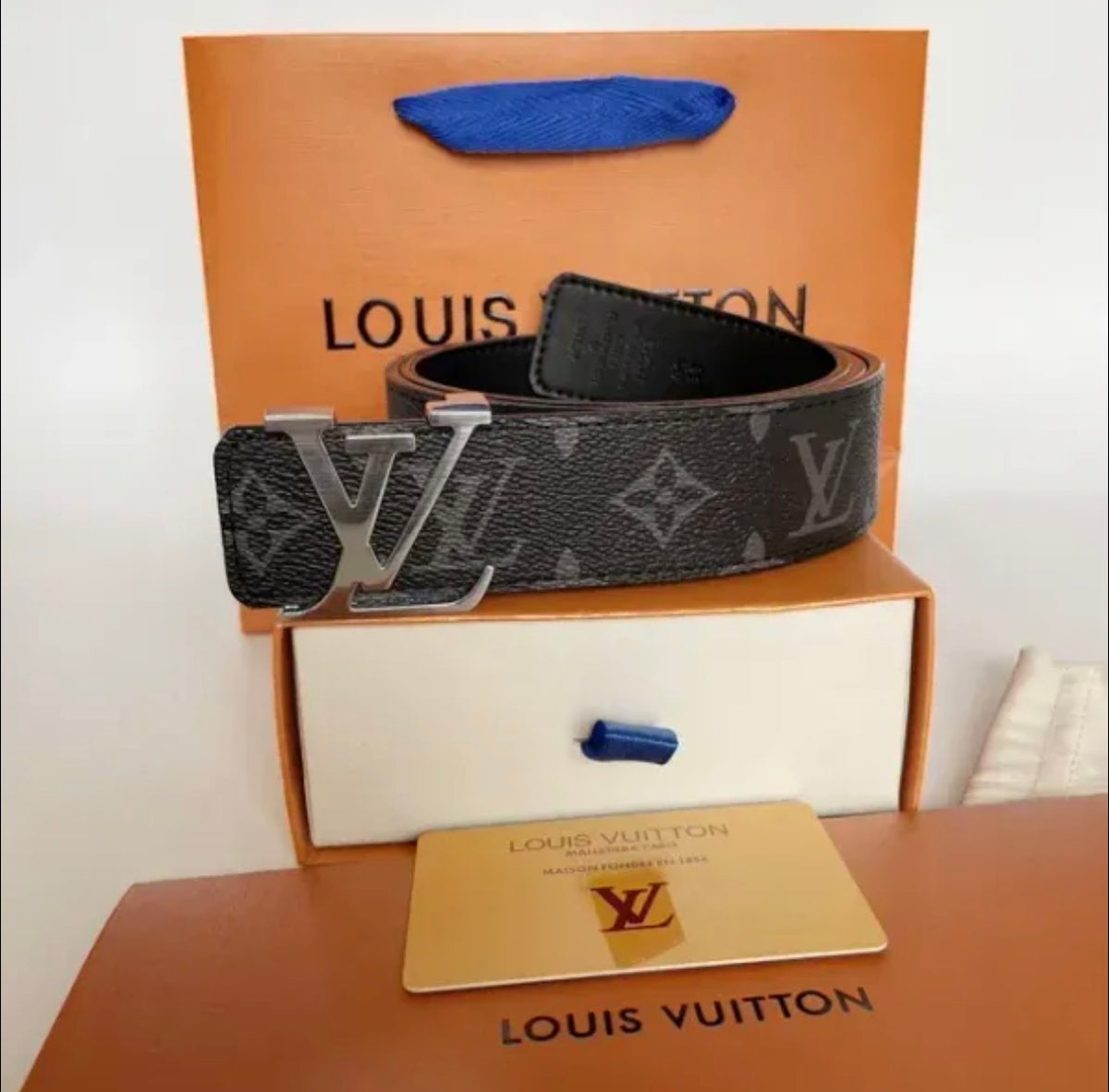 1:1 Lv monogram belt with box